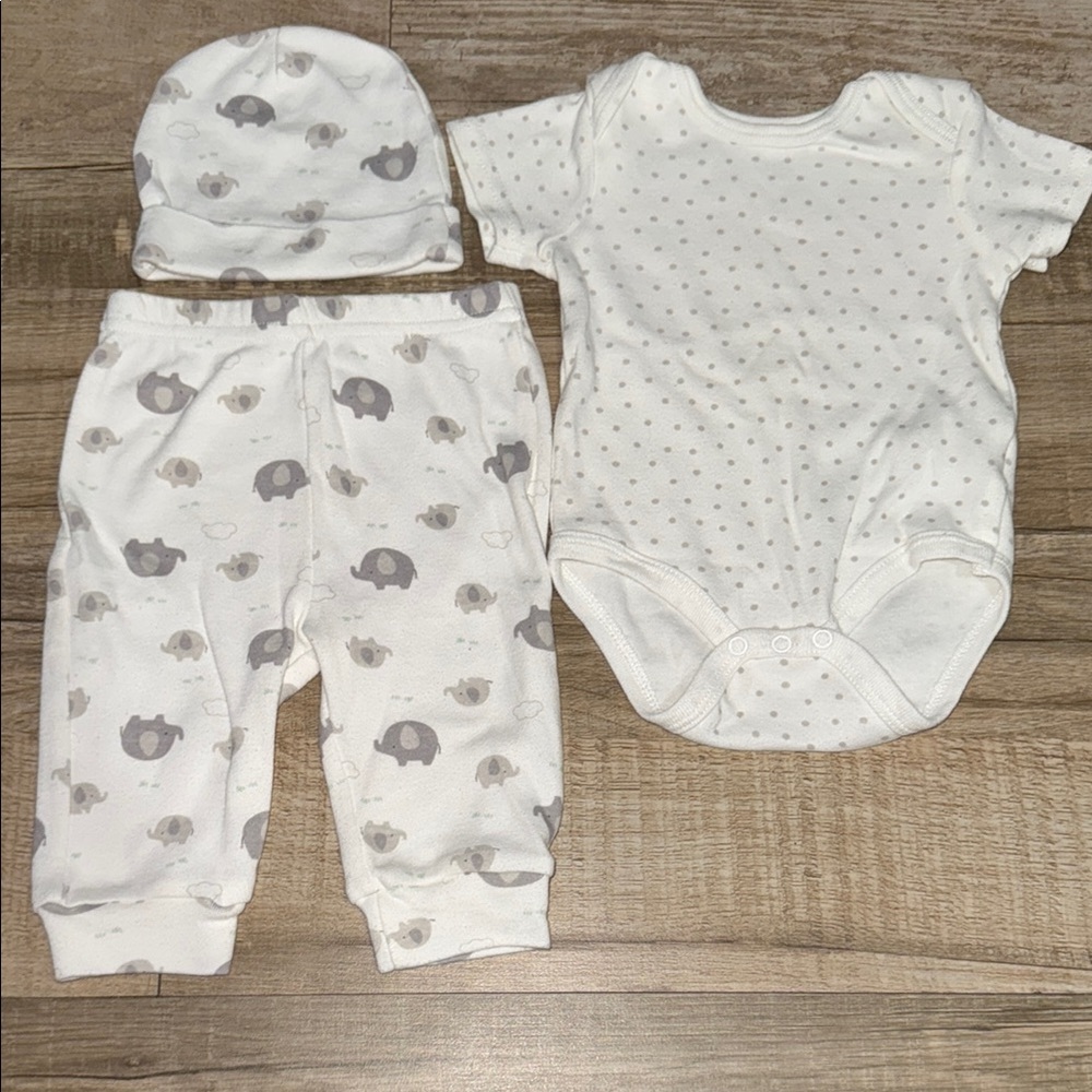 Baby views Baby Elephant Print Outfit Set - White and Gray
